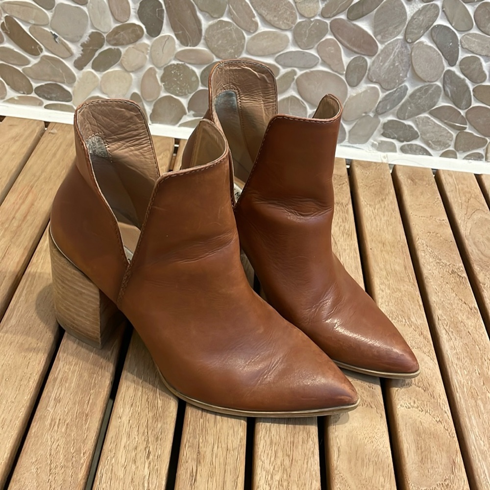 Women’s Steve Madden Kaylah cognac booties